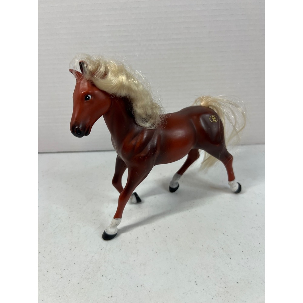 Grand Champions Horse Figurine Chestnut Brown Blonde Mane Tail GC Logo Toy